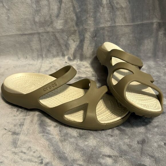 CROCS Shoes - Women’s Crocs Sandals.      NWOT